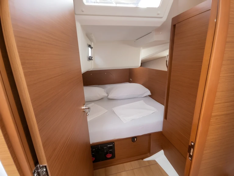 Jeanneau Sun Odyssey 440 de alquiler a Pula