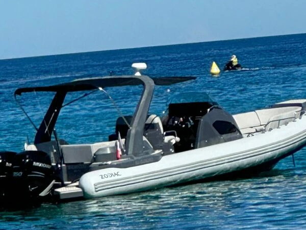 Alquiler de embarcaciones Zodiac Medline 9 enSaint-Raphaël en Samboat