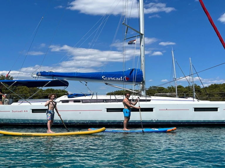 Alquiler Velero Jeanneau con o sin  título de navegación