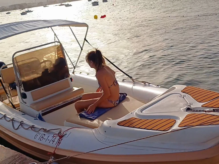 Alquiler de embarcaciones Gommonautica Gommonautica G65 enPlaya Sa Punta en Samboat