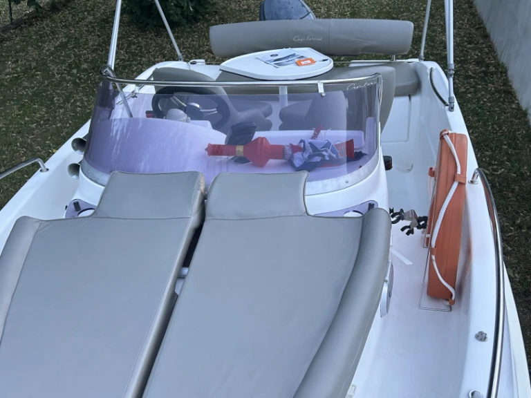 Alquiler Lancha B2 Marine con o sin  título de navegación