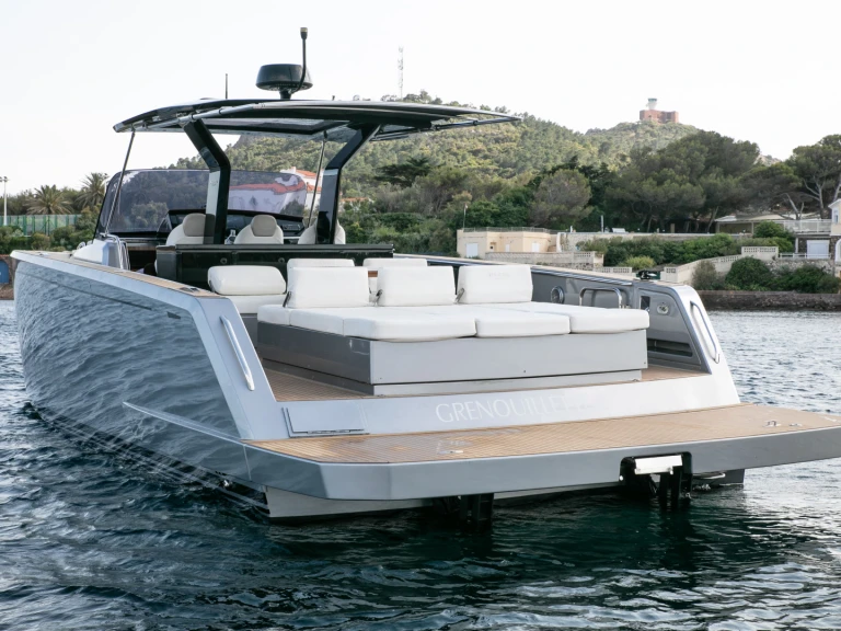Barco de motor para alquilar Cannes al mejor precio