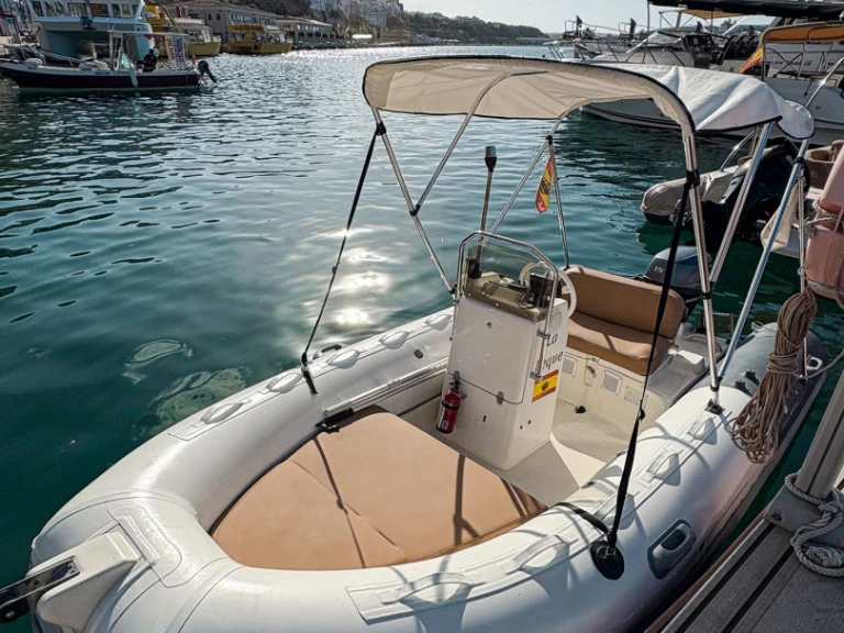 Alquiler de barcos Mahón barato de Lomac 400 Open GL