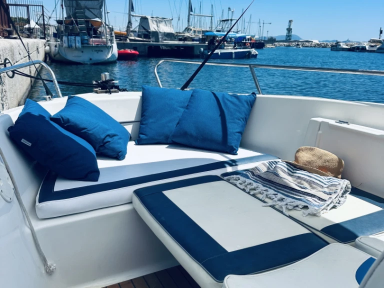 Alquiler de embarcaciones Quicksilver Quicksilver 505 Commander enCarro en Samboat
