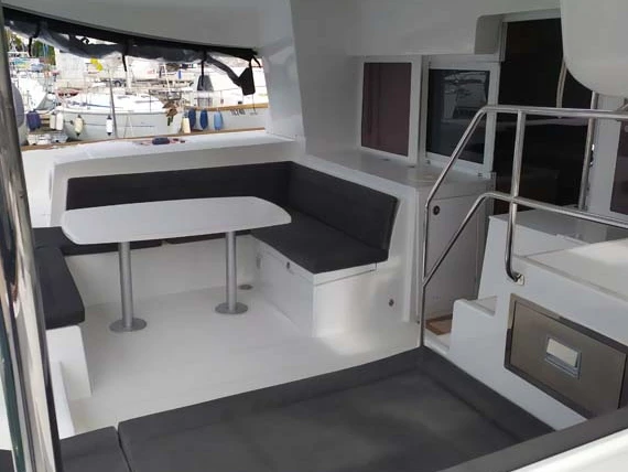 Alquiler de barcos Palma de Mallorca barato de Lagoon 450 Sport Top