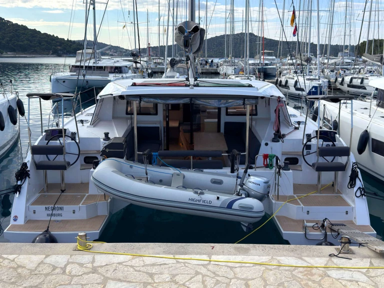 Catamarán para alquilar Rogoznica al mejor precio
