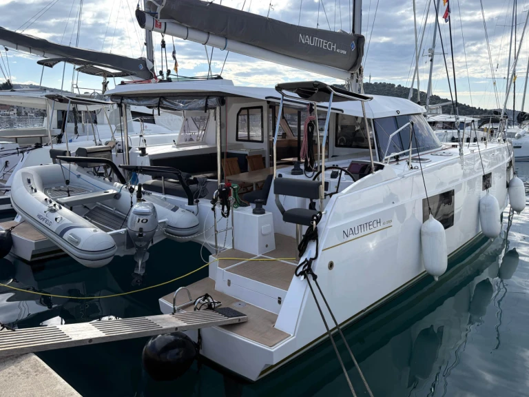 Alquiler Catamarán Nautitech con o sin  título de navegación