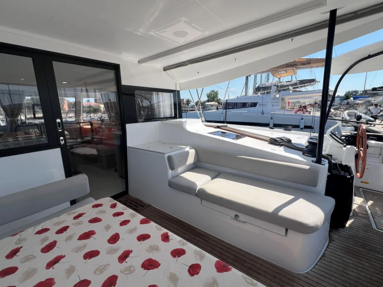 Catamarán para alquilar Olbia al mejor precio