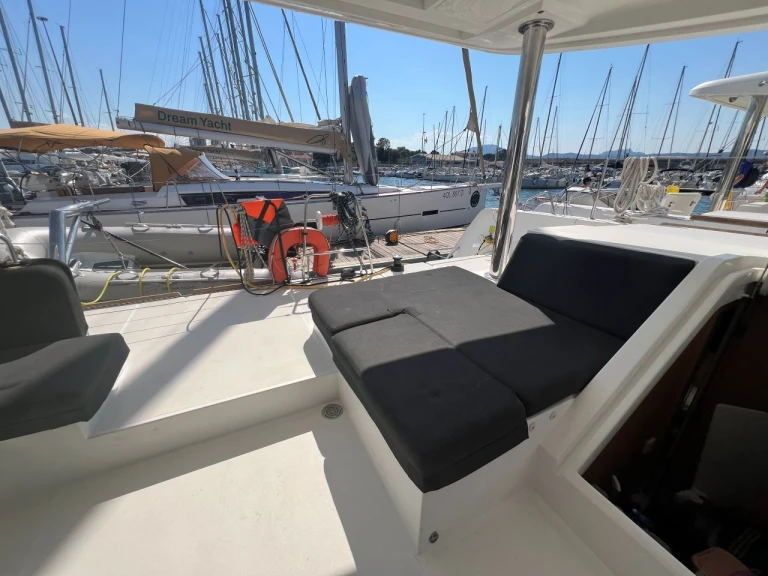 Alquiler de Lagoon Lagoon 52 F en Olbia