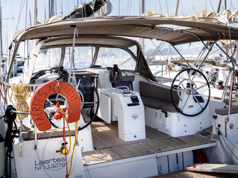 Alquiler Velero Jeanneau con o sin  título de navegación