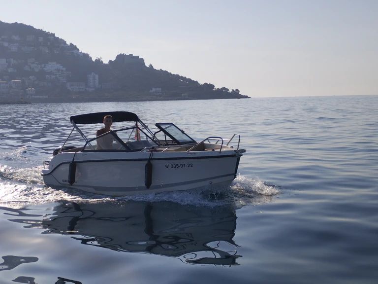 Alquiler de barcos Palamós barato de Activ 555 Bowrider