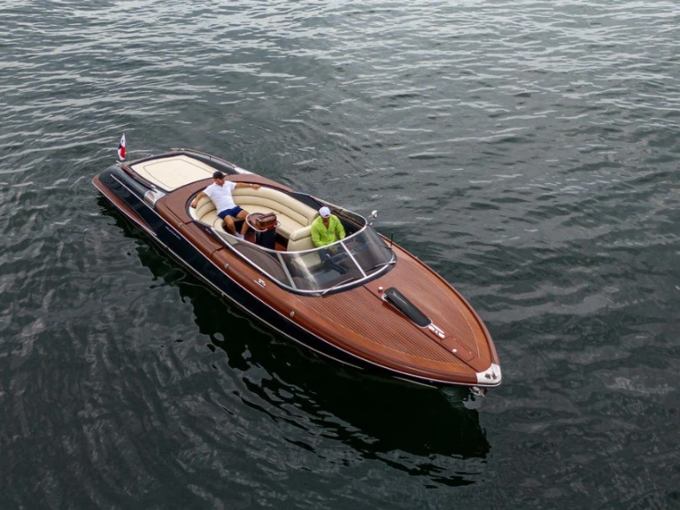 Alquiler de embarcaciones Riviera 33' enPanama City Beach en Samboat