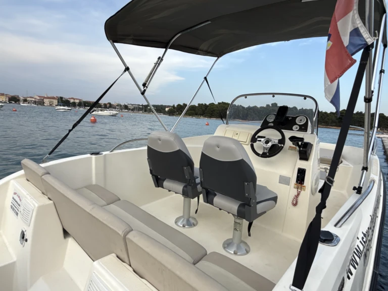 Alquiler de embarcaciones Quicksilver Activ 535 Open enPoreč en Samboat
