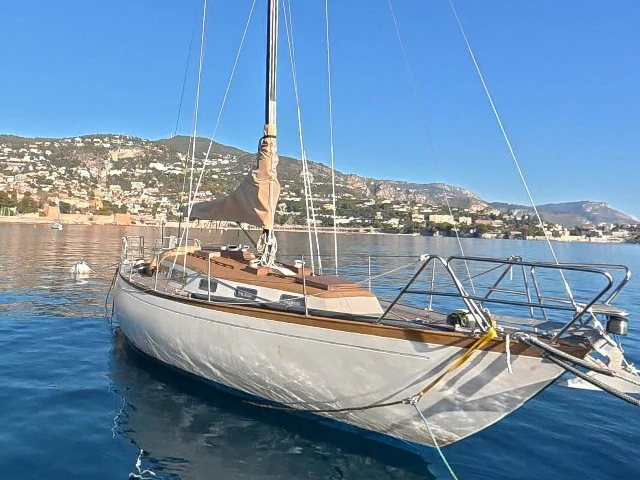 Velero para alquilar Saint-Laurent-du-Var al mejor precio