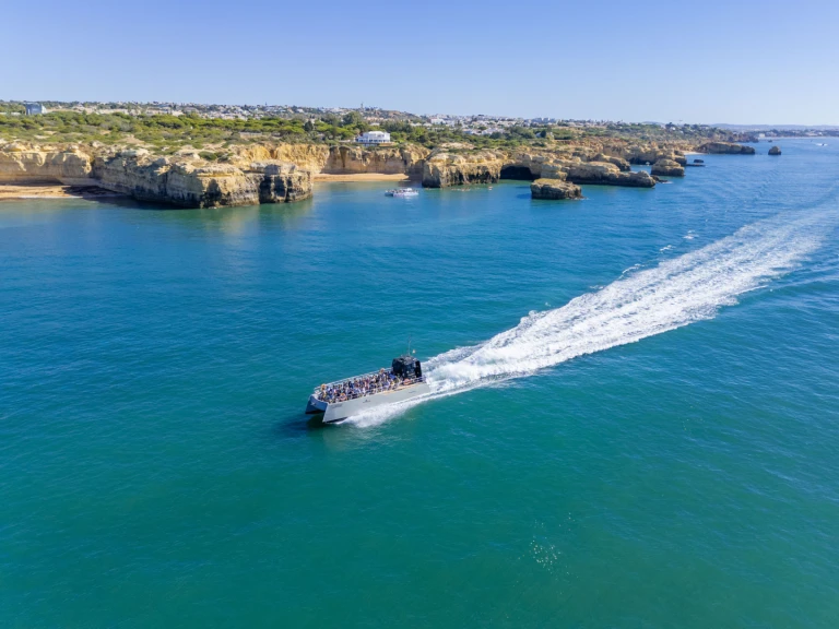 drassanes Custom de alquiler a Marina de Lagos