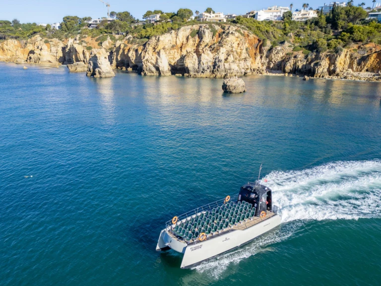 drassanes Custom de alquiler a Marina de Lagos