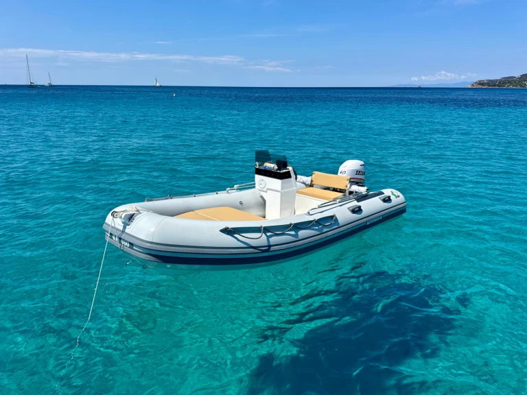 Alquiler de barcos Villasimius barato de RH460