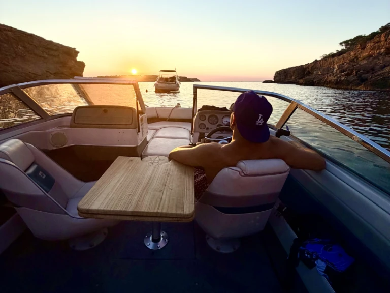 Four Winns Freedom 180 de alquiler a Sant Antoni de Portmany