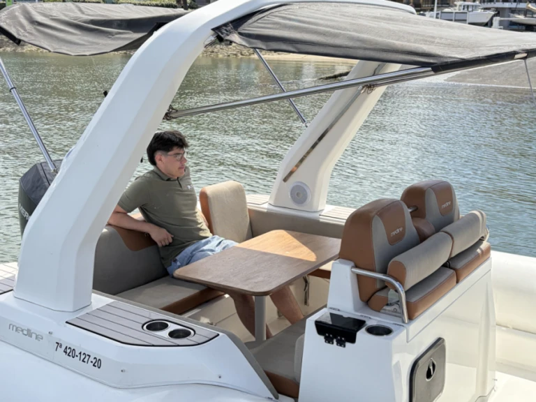 Alquiler de Zodiac Medline 7.5 en Arcachon