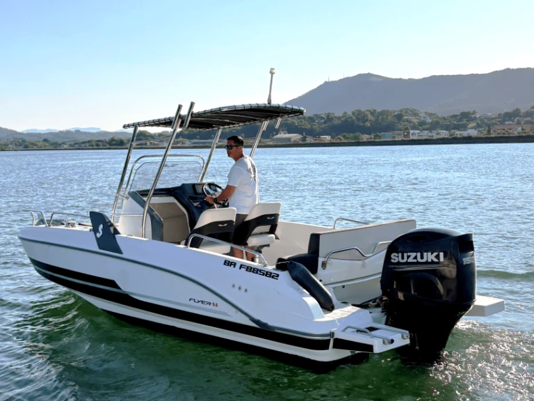 Alquiler de embarcaciones Bénéteau Flyer 6.6 SPACEdeck enHendaye en Samboat