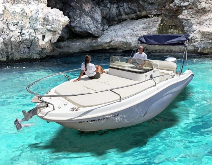 Alquiler de embarcaciones Allegra 21 SUN enCala d'Or en Samboat