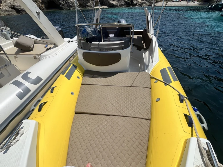 Alquiler de embarcaciones Aquamax B23F enHvar en Samboat