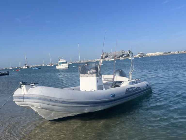 Alquiler de Capelli Tempest 626 en Port-Camargue