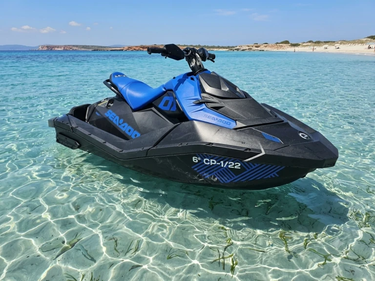 Alquiler de Sea-Doo Spark Trixx en Marina Ibiza