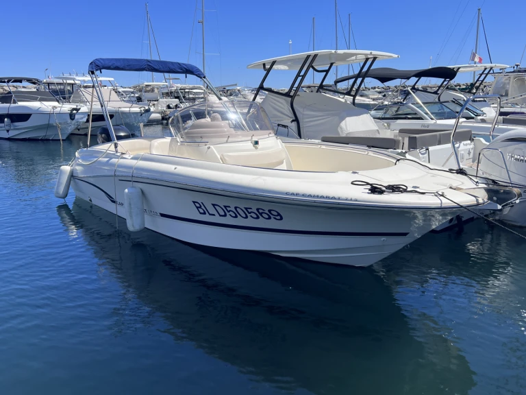 Alquiler de barcos Les Issambres barato de Jeanneau cap camarat 715