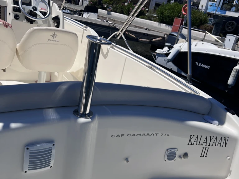 Alquiler de embarcaciones Jeanneau Jeanneau cap camarat 715 enLes Issambres en Samboat