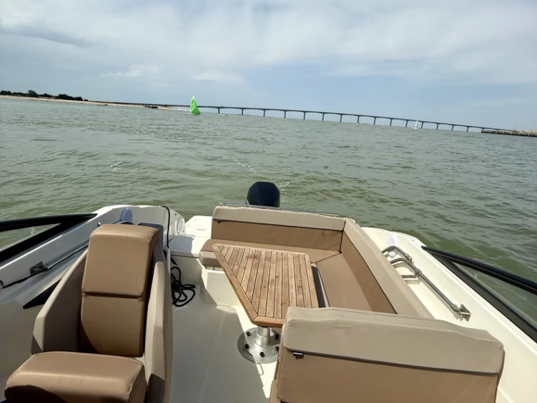 Alquiler de barcos La Rochelle barato de Activ 805 Cruiser