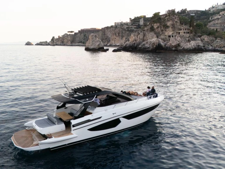 Alquiler de FIM REGINA 440 en Giardini-Naxos