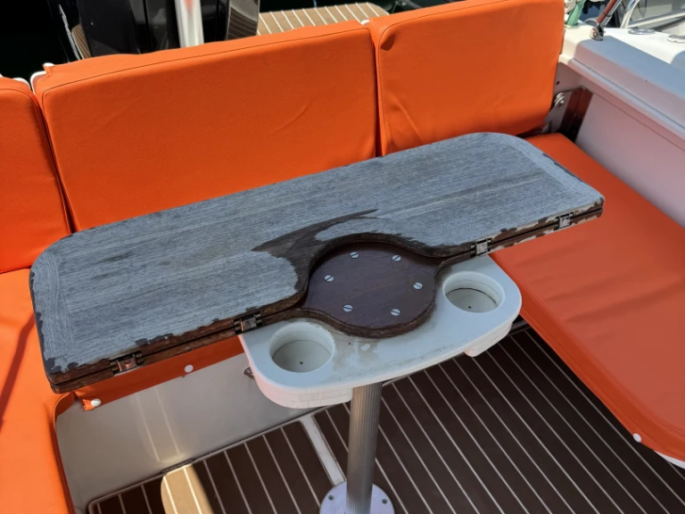 Alquiler de Quicksilver Activ 755 Sundeck en Marsella