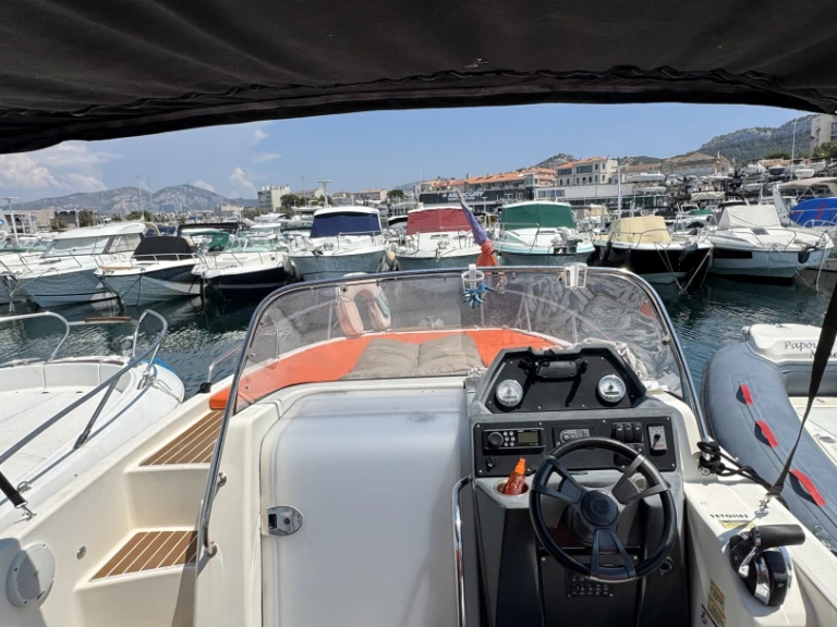 Alquiler de barcos Marsella barato de Activ 755 Sundeck