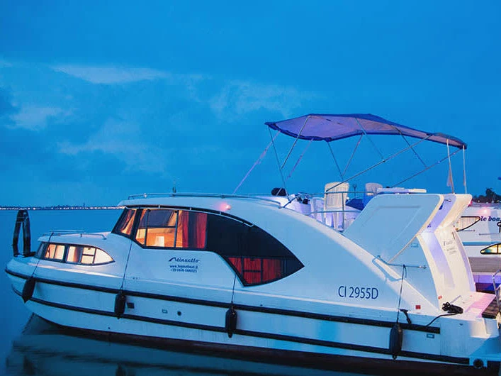 Alquiler Lancha Le Boat con o sin  título de navegación
