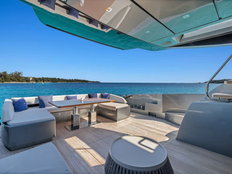 Alquiler de Riva SAMIRA en Cannes