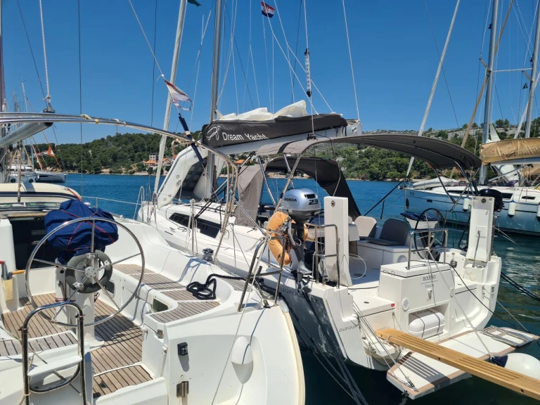 Alquiler de Velero, con o sin patrón Dufour Zaton