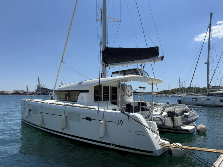 Alquiler Catamarán Lagoon con o sin  título de navegación
