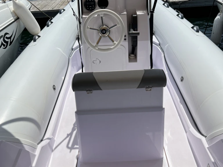 Selva D570FB de alquiler a Sainte-Maxime