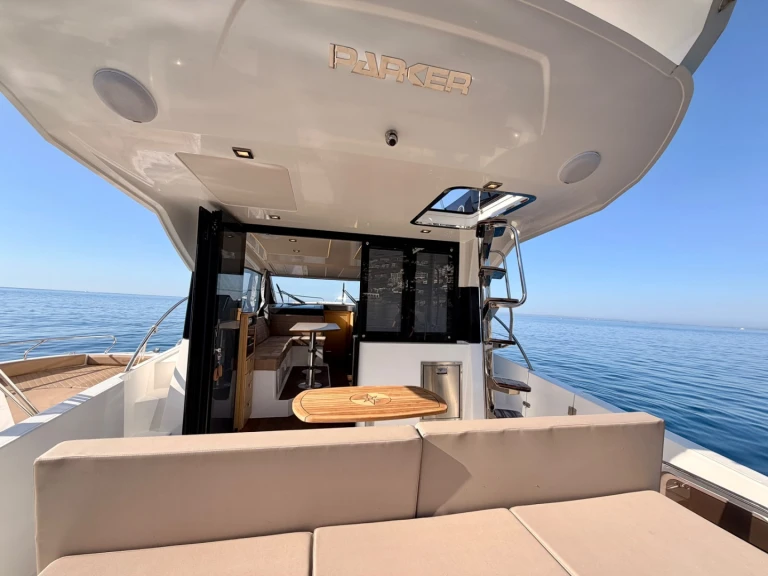 Alquiler Roses - Parker Parker 39 fly en SamBoat