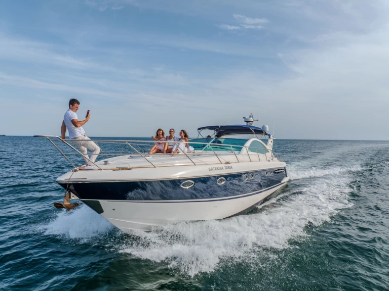 Alquiler de Fairline Targa 52 en Cascais