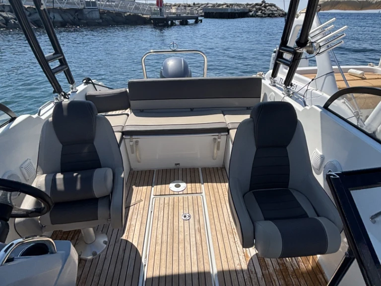 Alquiler de embarcaciones Jeanneau Cap Camarat 6.5 BR enLes Issambres en Samboat