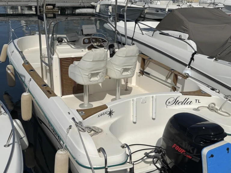 Alquiler de Jeanneau Cap Camarat 625 en Les Issambres