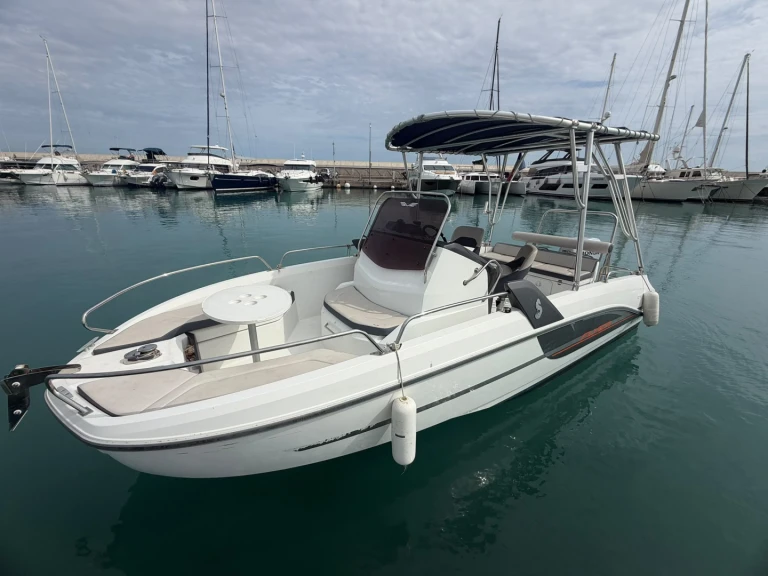 Bénéteau Flyer 6.6 SPACEdeck de alquiler a Saint-Laurent-du-Var