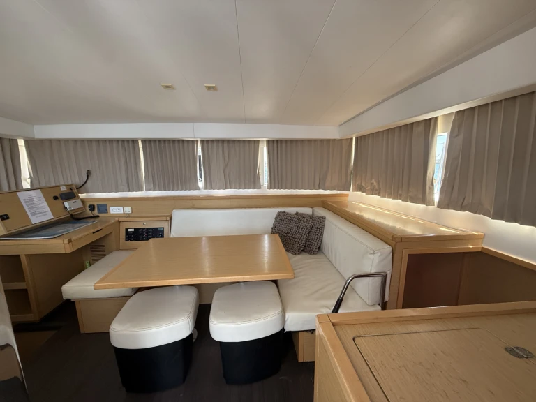 Alquiler Catamarán Lagoon con o sin  título de navegación