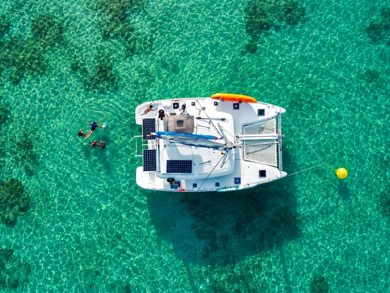 Alquiler Catamarán en Bahia de Cartagenas - Custom Made custom