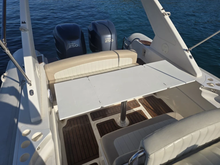 Alquiler de barcos Francia barato de Tempest 900 WA