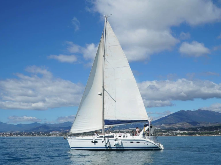 Alquiler de Velero, con o sin patrón Hunter Marbella