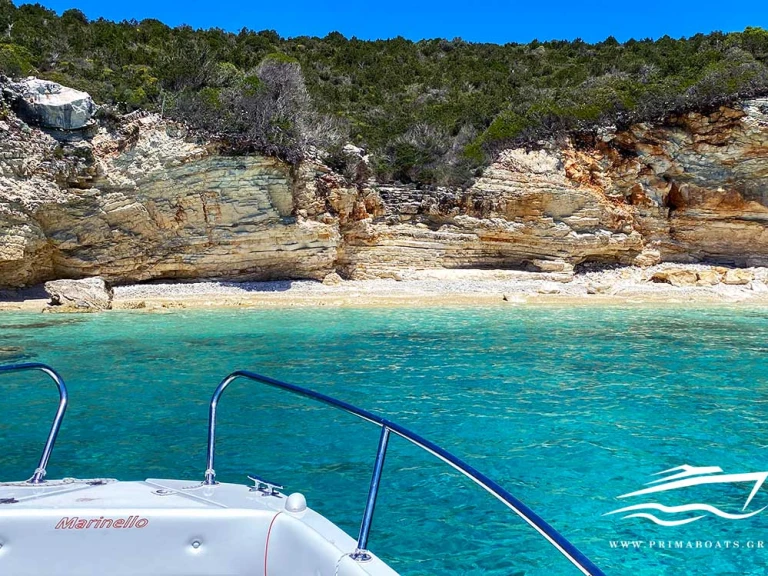 Alquiler de Marinello Eden 590 en Gáïos