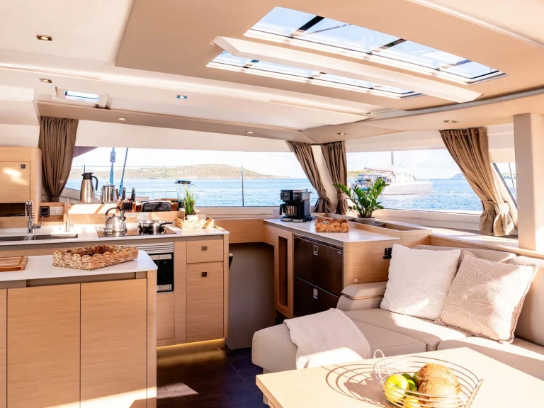 Alquiler de barcos Cannes barato de Aura 51